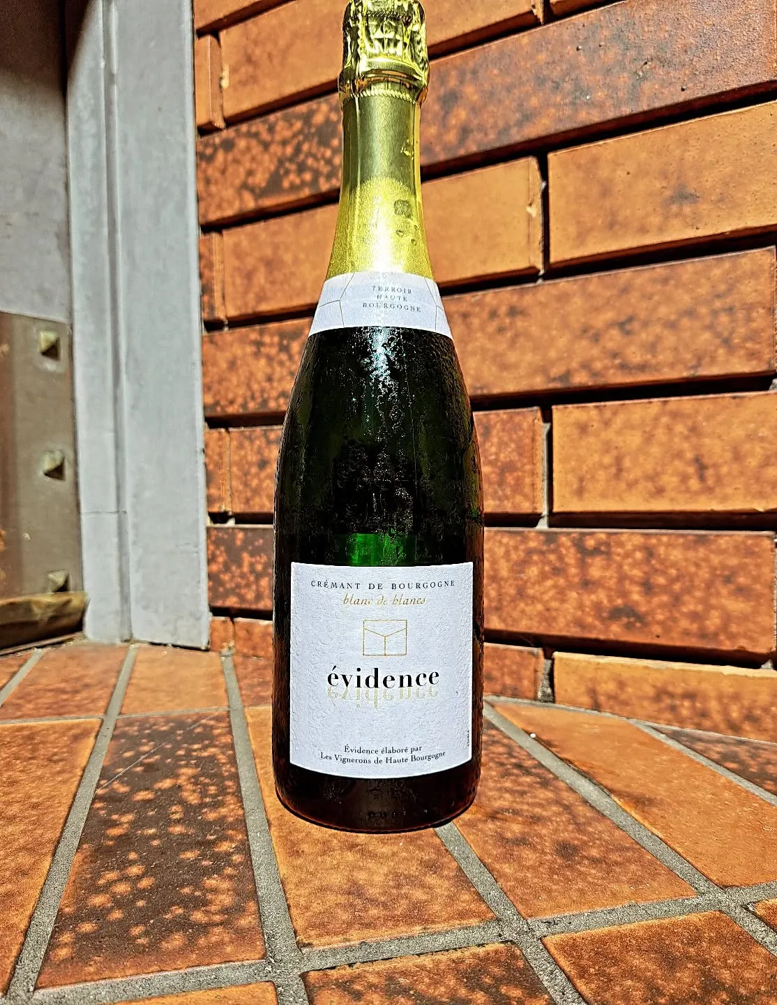 キンキンに冷えたズパークリングワインと